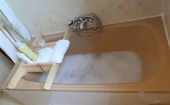 普尔塔纳扎里酒店